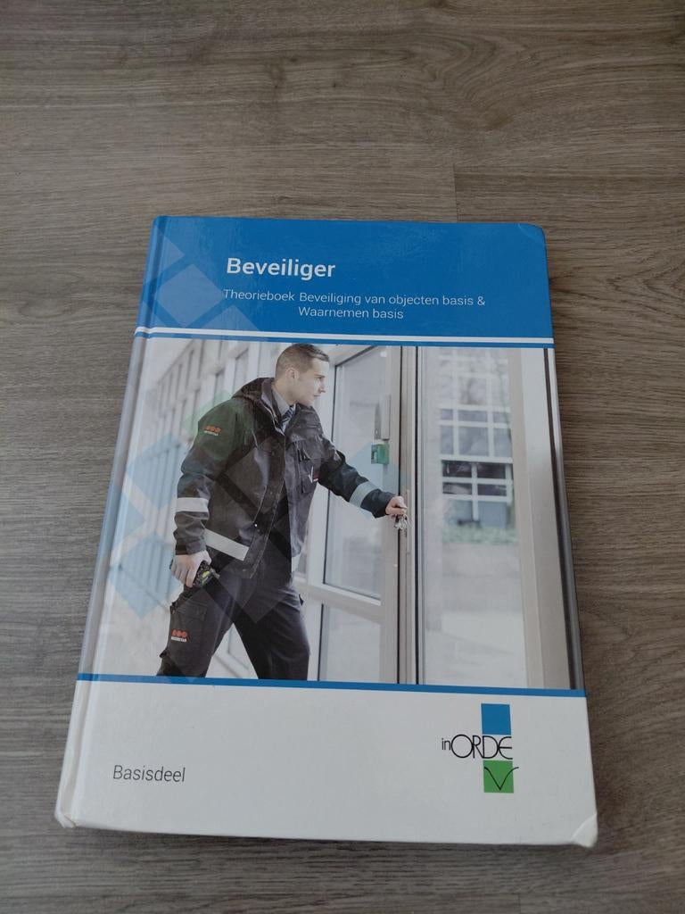 Beveiliger Theorieboeken (2 delen) - Basisdeel, Boeken, Ophalen of Verzenden, MBO, Gamma, Onbekend