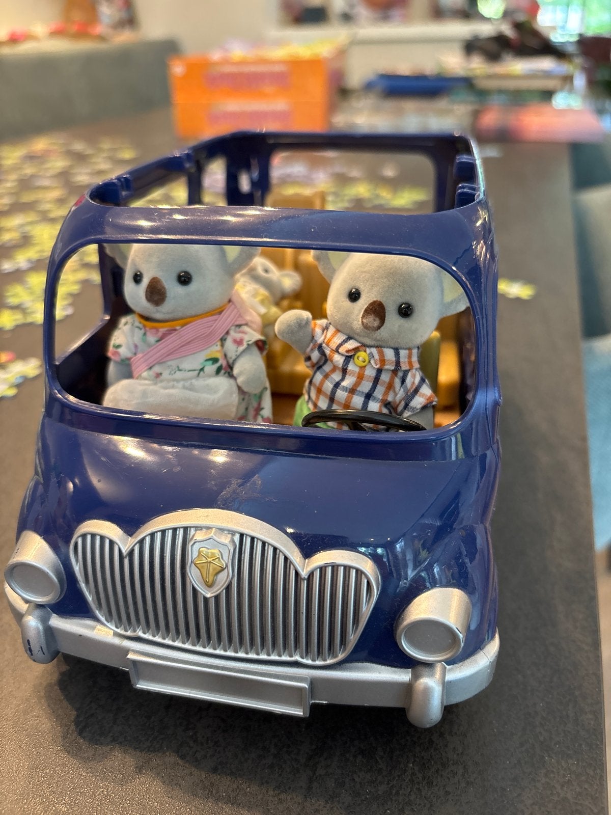 Sylvanian Families auto met figuren, Ophalen, Gebruikt