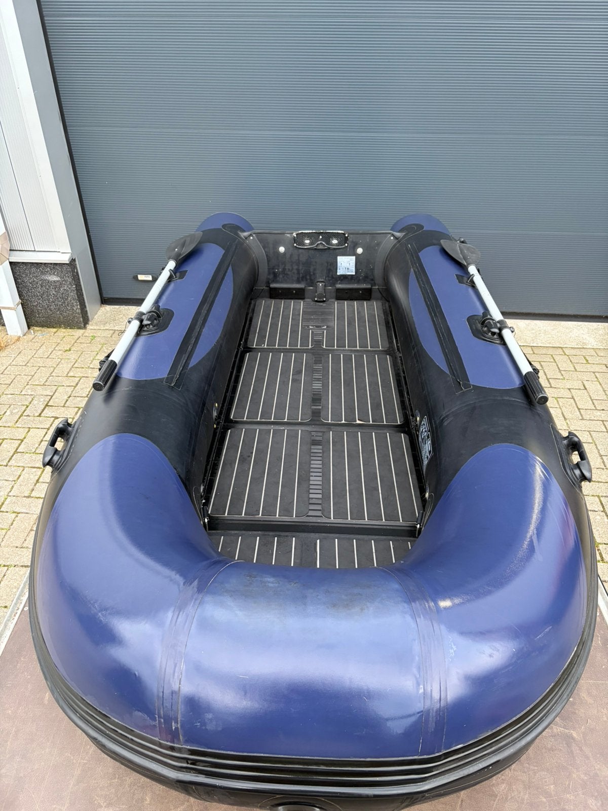 Foto 5 van Unieke vetus rubberboot met 8pk motor