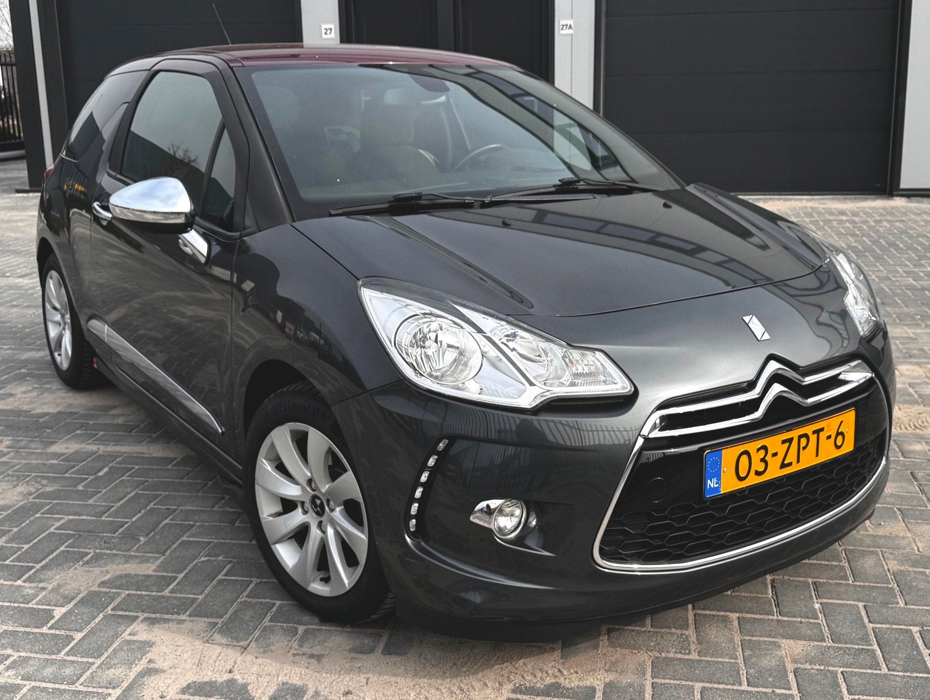 Citroen DS3 1.2 VTi Chic/NW DISTRIBUTIERIEM/2DE EIG/RIJKLAAR, Voorwielaandrijving, Euro 5, Zwart, 1199 cc