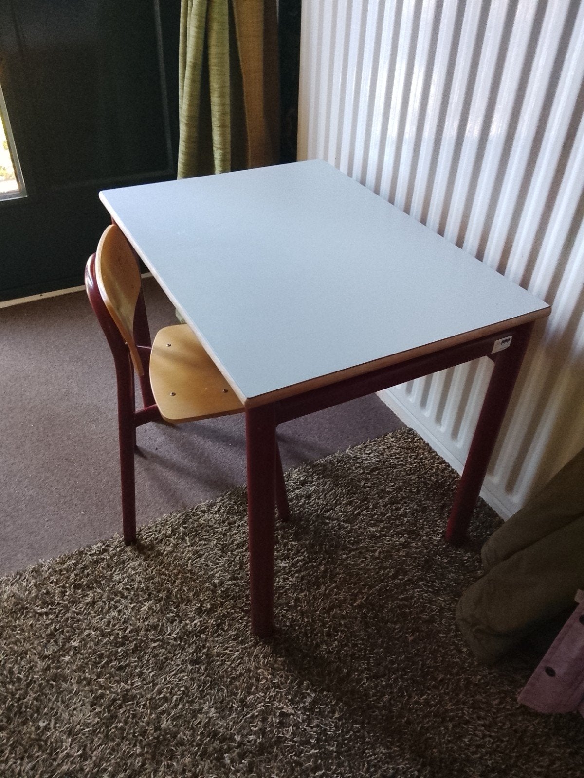 tafeltje en stoeltje gratis, Ophalen, Gebruikt, 50 tot 100 cm, Tot twee personen