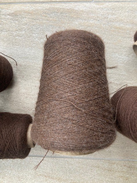 1240 gr Alpaca diverse diktes, bruin/natuurlijk bruin, Ophalen of Verzenden, Nieuw, Breien of Haken, Wol of Garen
