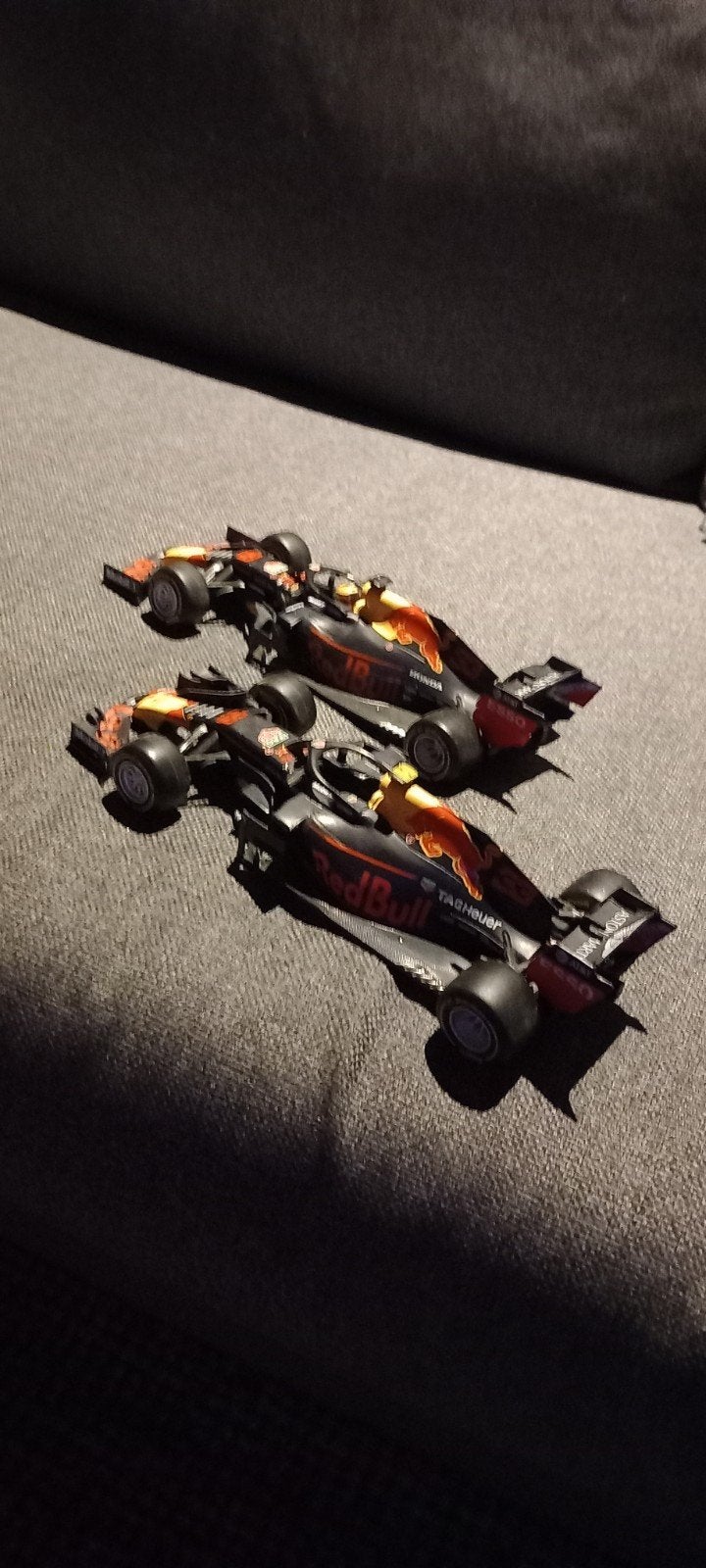 Red Bull race auto's 2x, Ophalen of Verzenden
