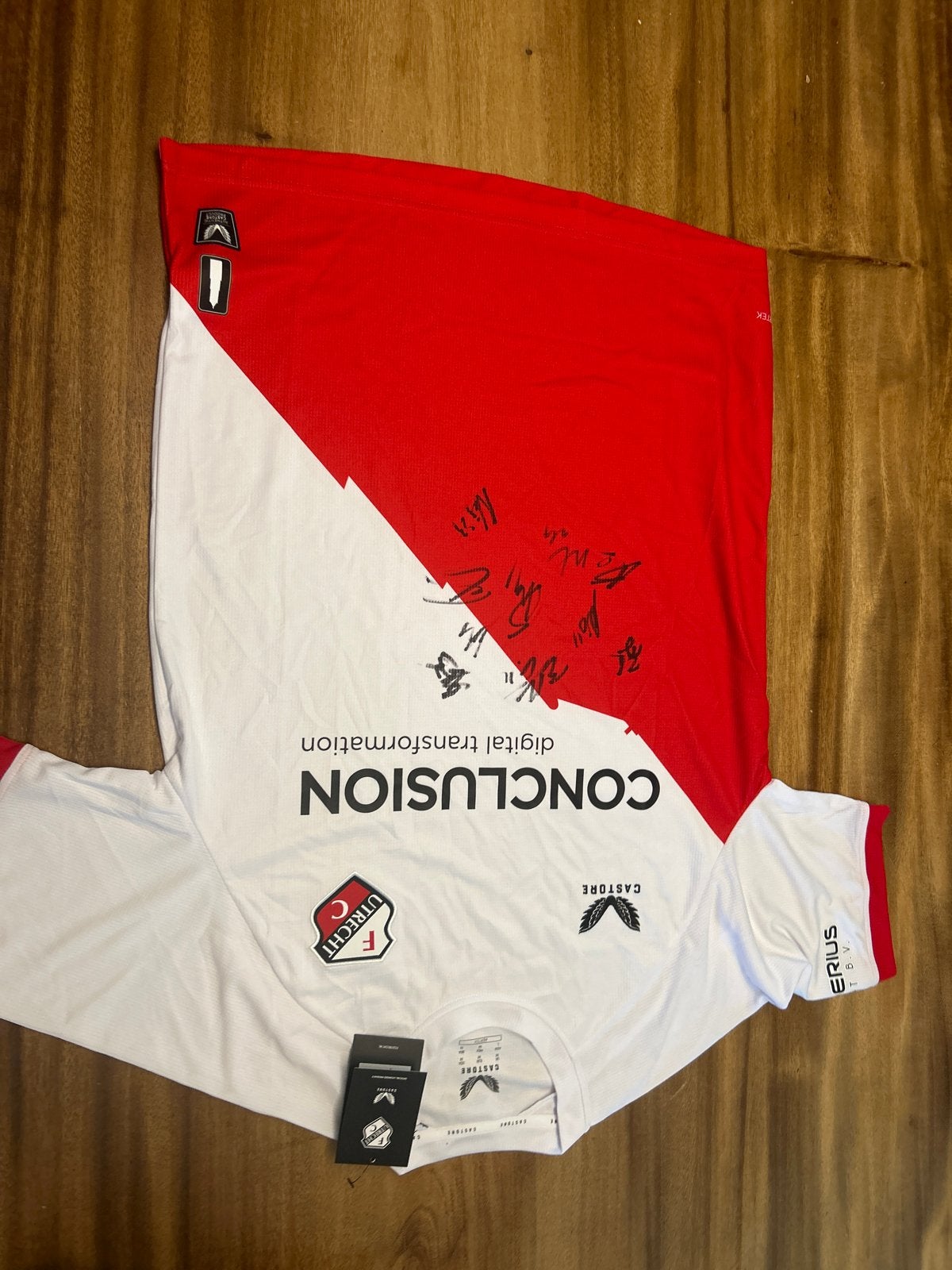 Nieuw FC Utrecht shirt met handtekeningen spelers, Ophalen, Nieuw, Shirt