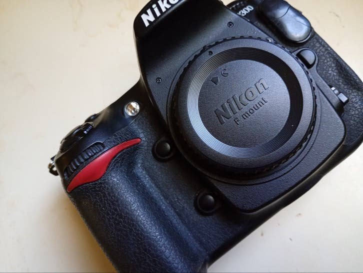 Nikon D300 body   Mintstaat  clicks:  2.338, Audio, Tv en Foto, Fotocamera's Digitaal, Ophalen of Verzenden, Zo goed als nieuw