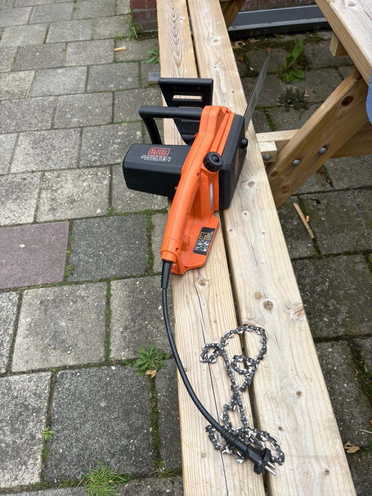 Goed werkende kettingzaag blackdecker, Ophalen, Kettingzaag, Zo goed als nieuw, 30 tot 70 mm