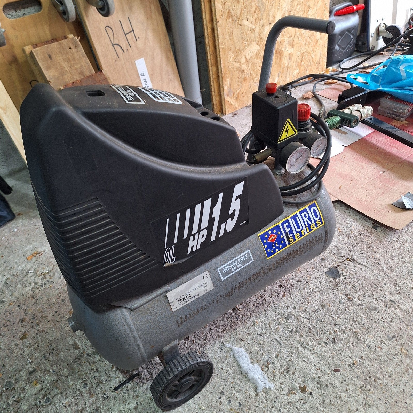 Mobiele compressor 1.5 PK met haspel, 25 tot 100 liter, Ophalen, Gebruikt, 200 tot 400 liter/min