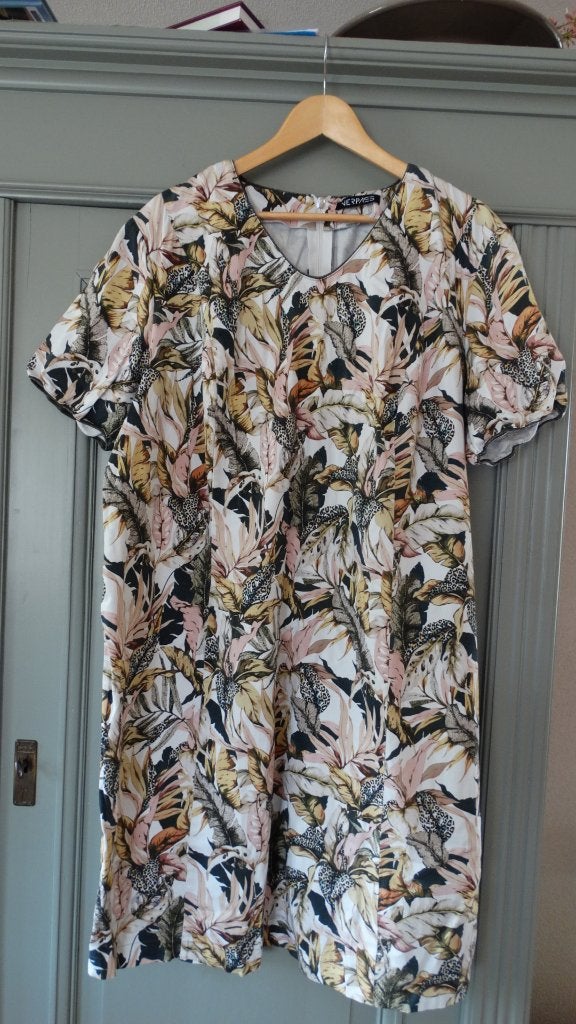 Verpass jurkje, maat 48 met bladerenprint, Verpass, Maat 46/48 (XL) of groter, Zo goed als nieuw, Onder de knie