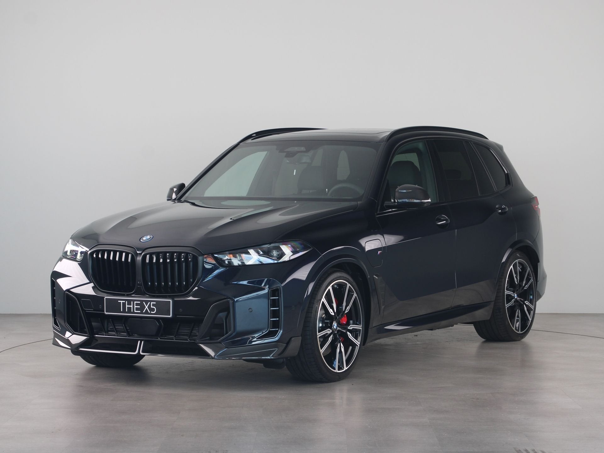 BMW X5 xDrive50e M Performance parts (bj 2026, automaat), Auto's, Automaat, 2395 kg, Blauw, Overige brandstoffen