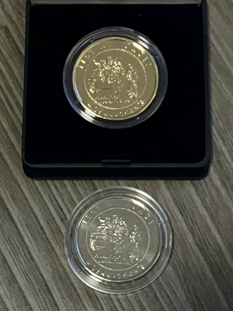 Munten SETvan 2 herdenkingsmunten 75 jaar Vrijheid 1944-1945, Setje, Koningin Beatrix, Goud, Overige waardes