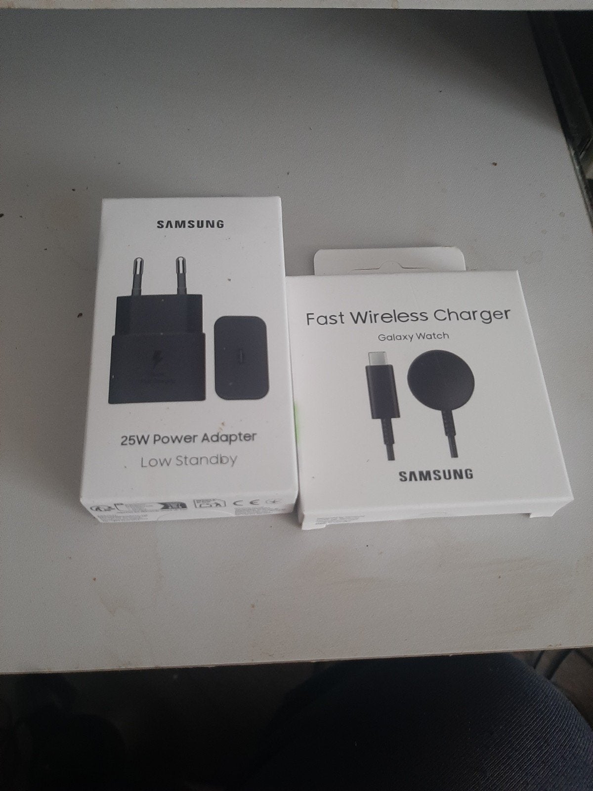 Samsung 25W Snellader en Draadloze Oplader Galaxy Watch, Telecommunicatie, Mobiele telefoons | Telefoon-opladers, Nieuw, Snellader