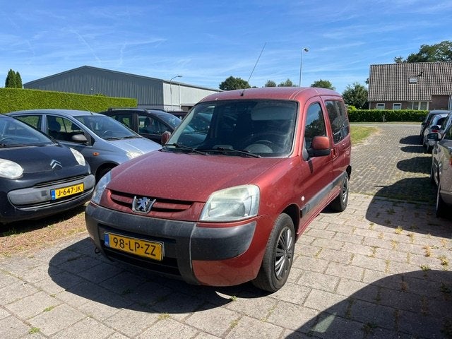 PEUGEOT Partner 1.6 16V COMBI XT APK 23-5-2027, Auto's, Stof, Gebruikt, 4 cilinders, Bruin