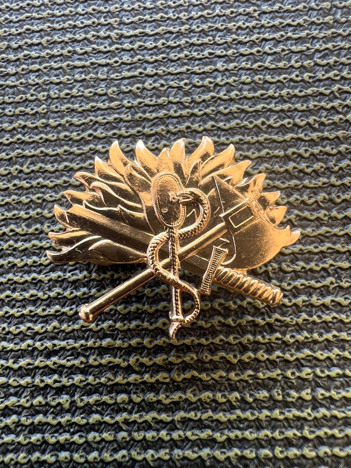 Metalen kraagspiegel Korps Mobiele Colonnes, Ophalen of Verzenden, Landmacht, Nederland, Embleem of Badge