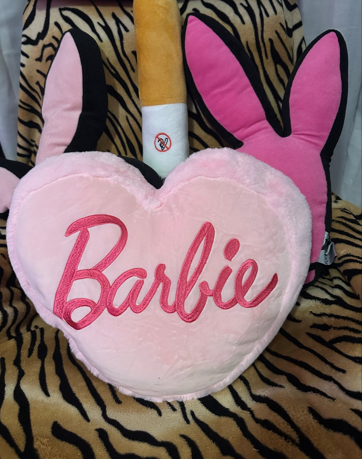 BARBIE - Sierkussen | Hart | Mattel | Roze | Y2k | Cute, Overige merken, Inclusief binnenkussen, Ophalen of Verzenden, Zo goed als nieuw