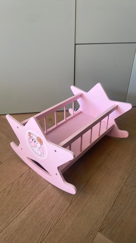 Poppen ledikant roze, Ophalen, Zo goed als nieuw, Babypop