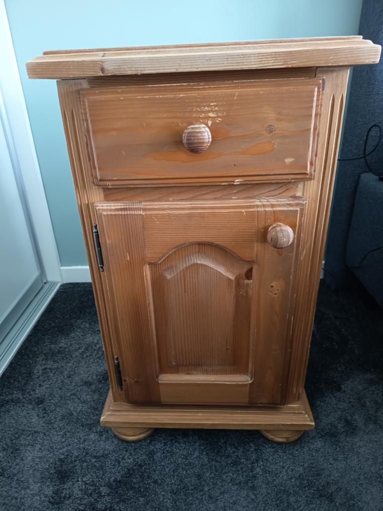 2 Grenen nachtkastjes, Huis en Inrichting, Slaapkamer | Nachtkastjes, Ophalen, Gebruikt, Minder dan 45 cm, 55 tot 70 cm