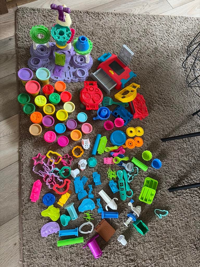 Grote Play-Doh set met veel klei en accessoires, Ophalen of Verzenden, Gebruikt, Overige typen