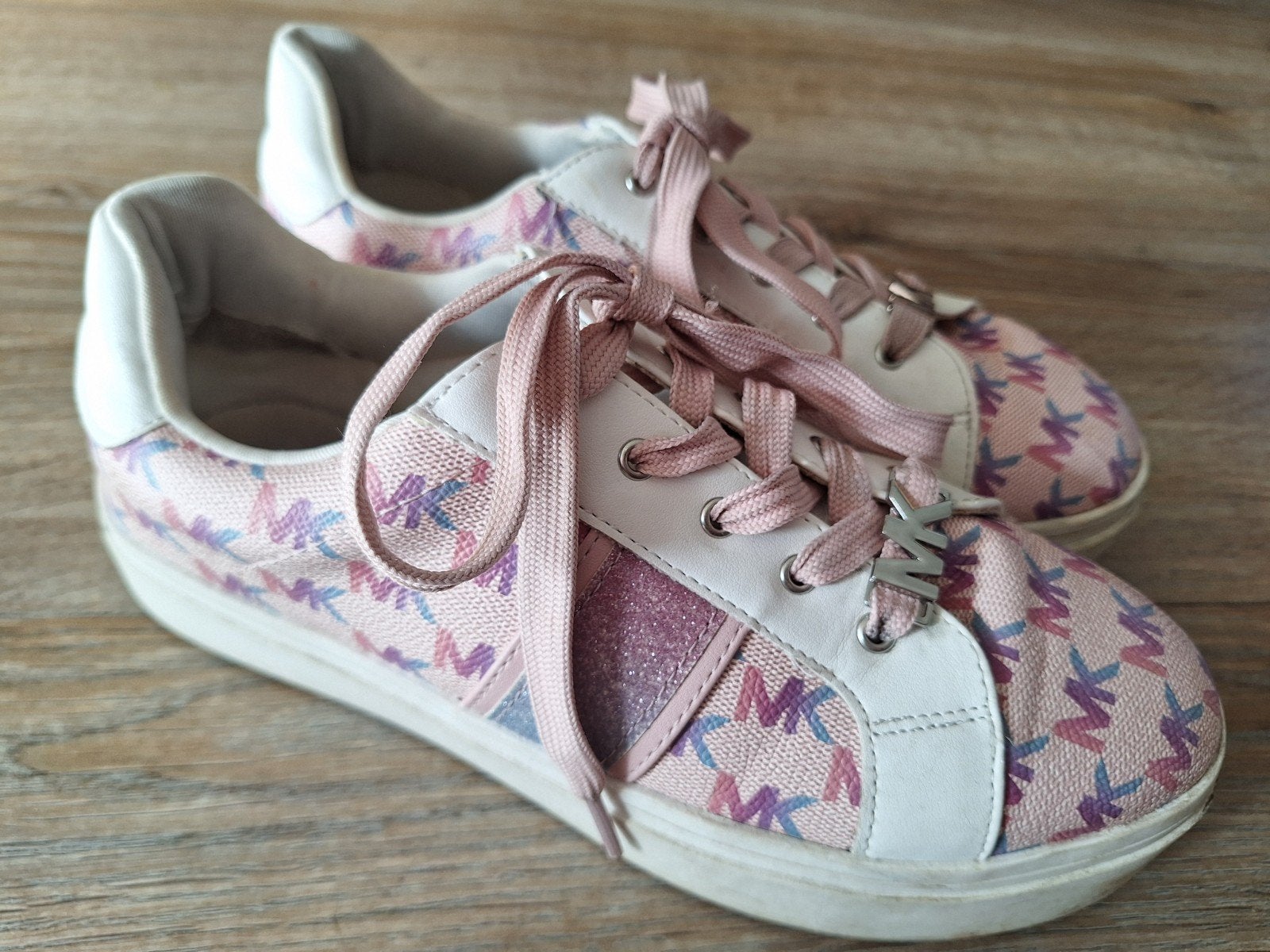 Sneakers roze/wit met MK-logo, maat 36, Kinderen en Baby's, Meisje, Schoenen, Ophalen of Verzenden, Zo goed als nieuw