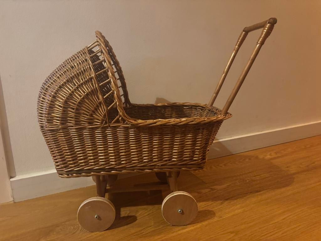 Poppenwagen, Ophalen