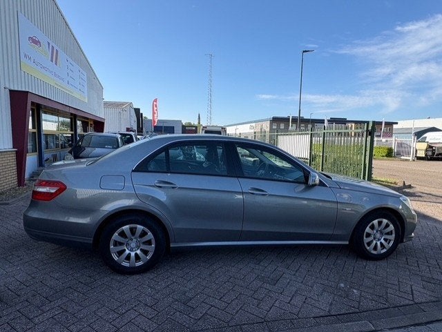 Mercedes-Benz E-klasse 300 CGI Elegance LEDER AUTOMAAT, Auto's, Automaat, Euro 5, Gebruikt, Zwart