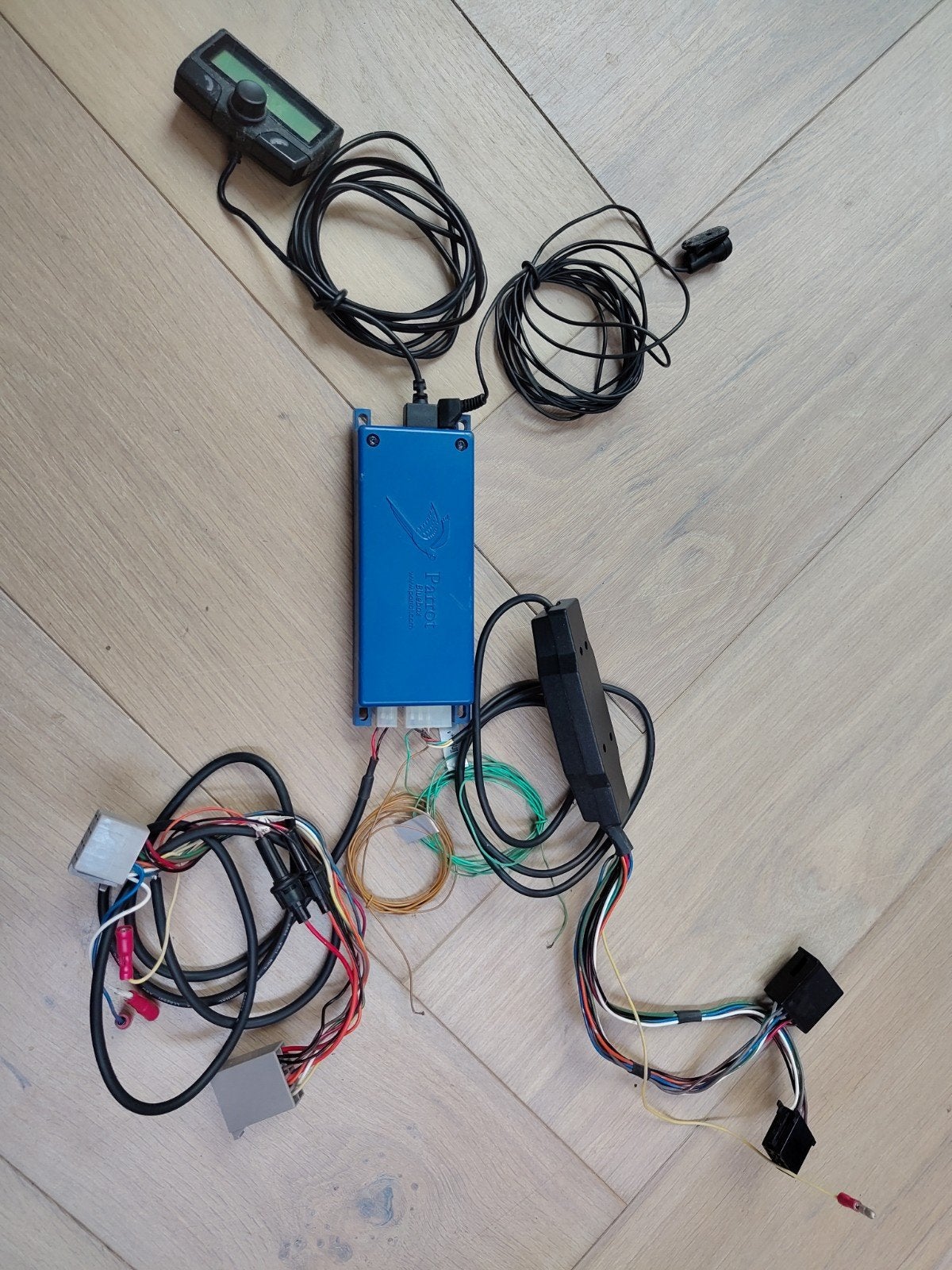 Parrot CK3100N Carkit - Bluetooth Handsfree Systeem, Universeel, Ophalen of Verzenden, Inbouw, Complete carkit