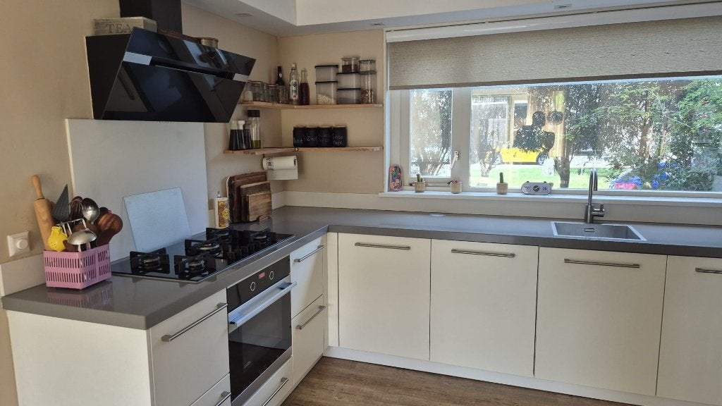 Tweedehands complete IKEA keuken met apparatuur, Huis en Inrichting, Keuken | Complete keukens, Ophalen, Gebruikt, Wit, Hoekkeuken