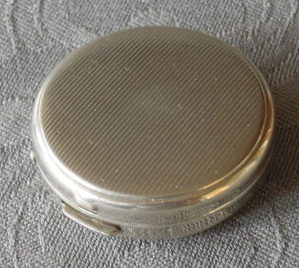 Nr RR156: Handig zilverkleurig pillendoosje voor in de tas, Antiek en Kunst, Curiosa en Brocante, Ophalen of Verzenden