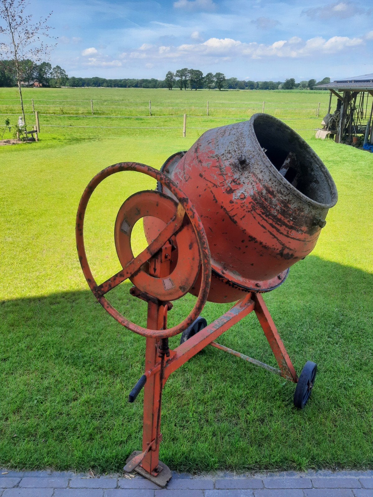 - Gebruikt betonmolen altijd zelf gebruikt, Doe-het-zelf en Verbouw, Betonmolens, Ophalen, Gebruikt