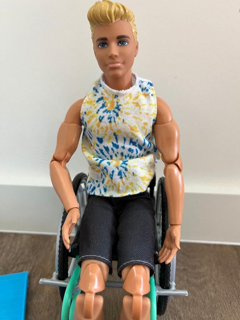 Ken (Barbie) pop in rolstoel, Ophalen, Zo goed als nieuw, Barbie
