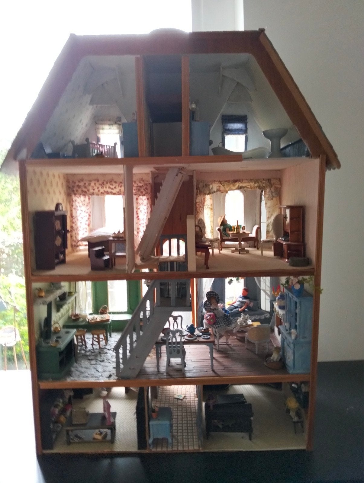 Poppenhuis 80 hoog 60 breed., Verzamelen, Poppenhuizen en Toebehoren, Ophalen, Gebruikt, Poppenhuis
