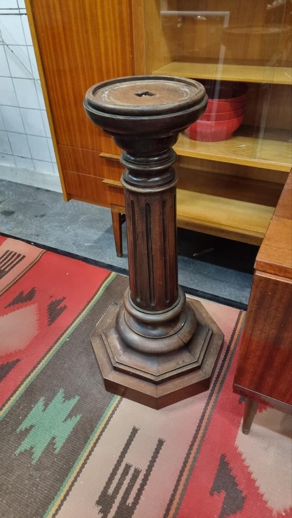 Vintage pilaar sokkel piedestal massief hout 2, Huis en Inrichting, Woonaccessoires | Zuilen en Pilaren, Ophalen of Verzenden