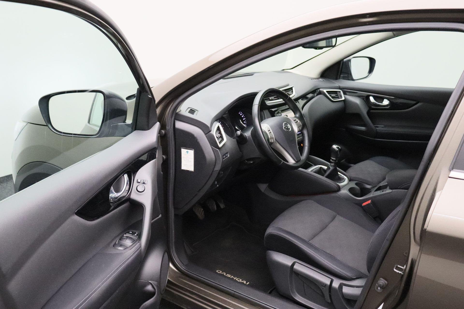 Nissan Qashqai 1.2 N-Vision 2017 Navigatie | Camera | Blueto, Voorwielaandrijving, Gebruikt, Euro 6, 4 cilinders