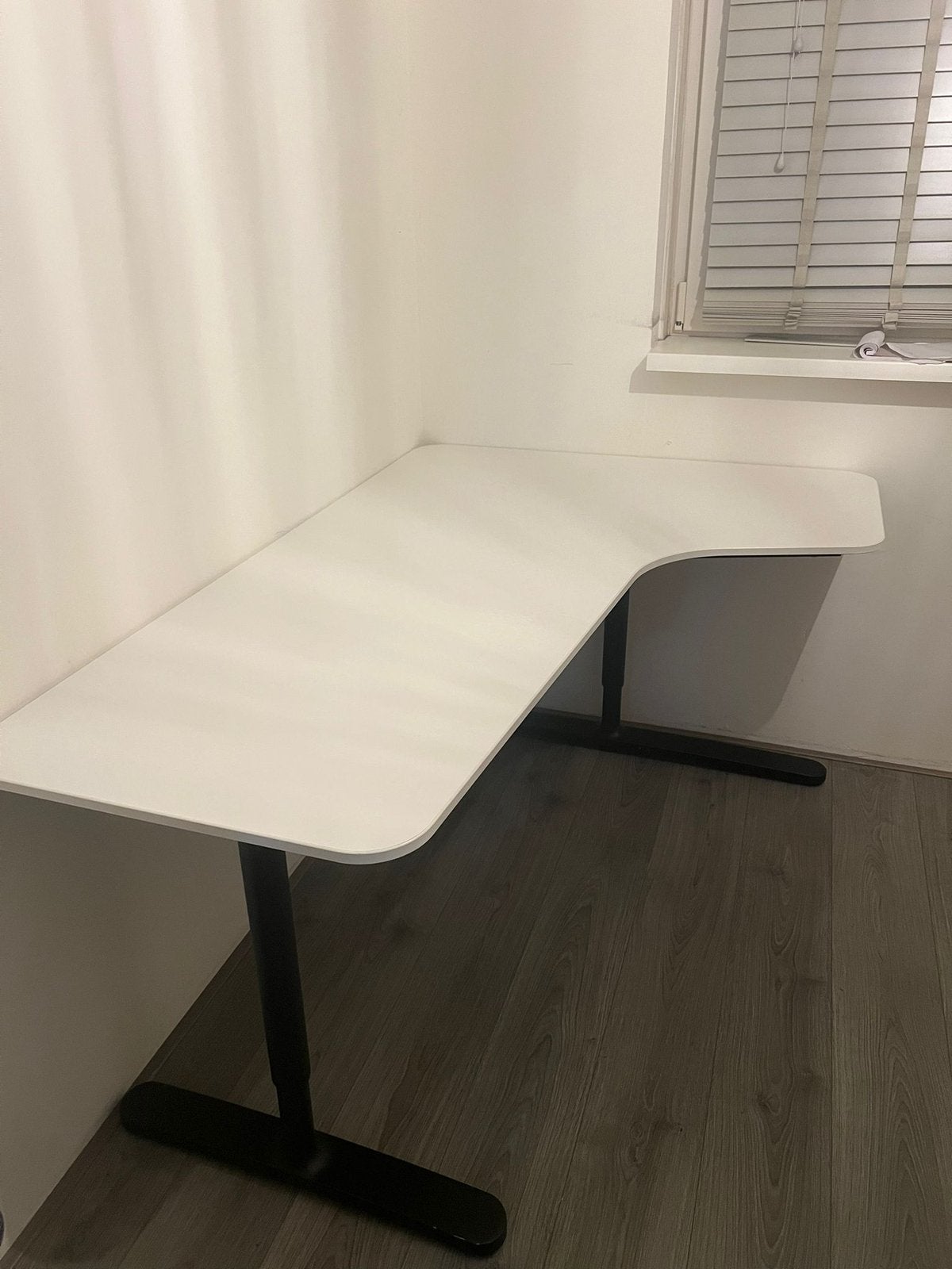 IKEA bureau BEKANT, Huis en Inrichting, Bureaus, Ophalen, Zo goed als nieuw