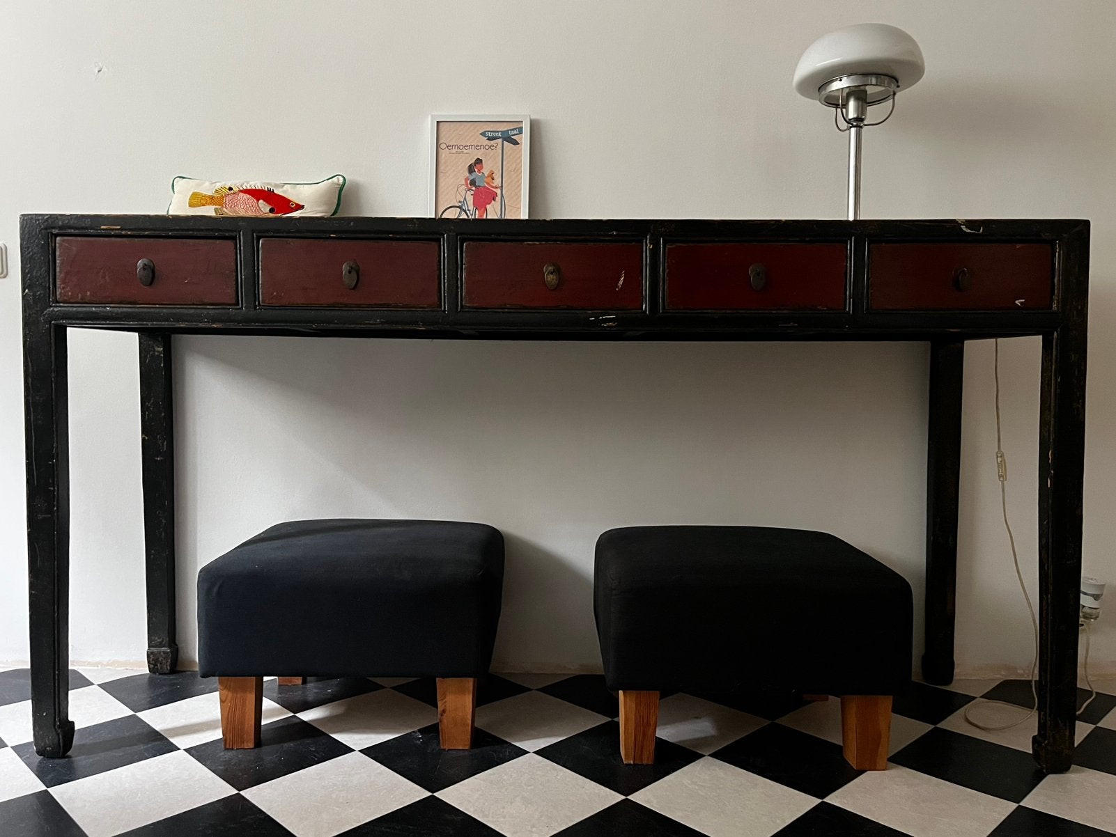 Chinese sidetable, Huis en Inrichting, Ophalen, Gebruikt, 150 tot 200 cm, 25 tot 50 cm