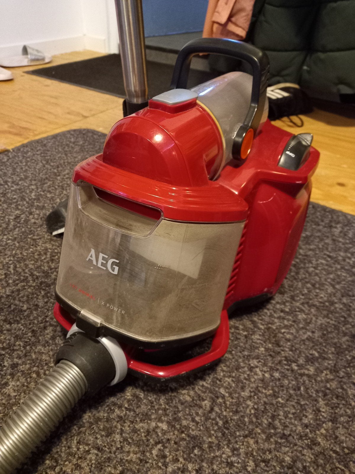 AEG LX7 Animal X Power Stofzuiger - Ideaal voor Huisdieren, Ophalen, Gebruikt, Geschikt voor harde vloeren, Sledestofzuiger