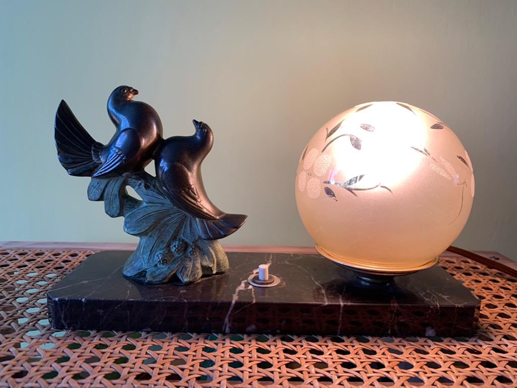 Prachtige Art Deco Tafellamp met Duiven en Marmeren Voet, Ophalen of Verzenden