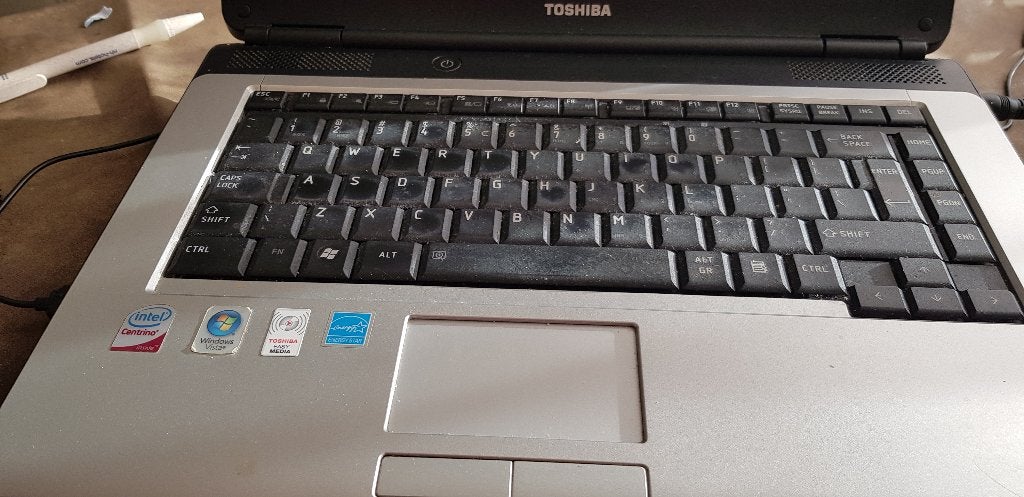 TOSHIBA LAPTOP, Computers en Software, Windows Laptops, Gebruikt, 11 inch, HDD, 2 tot 3 Ghz, 16 GB, Qwerty, Ophalen