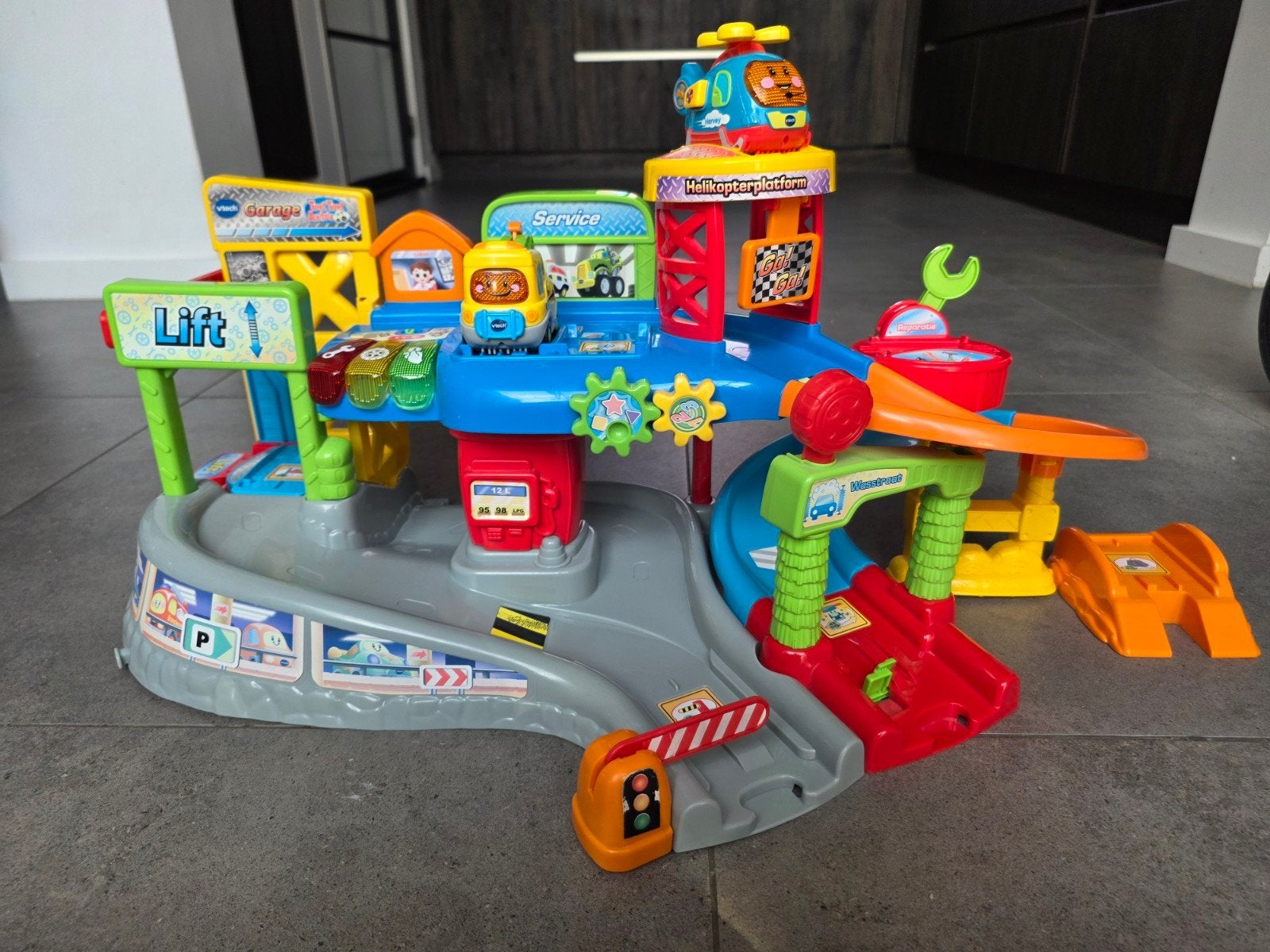 VTech ToetToet AutoGarage met Teun Takelwagen Harvey Helikop, Ophalen of Verzenden, Gebruikt, 2 tot 4 jaar