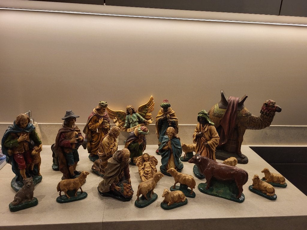 Antieke kerstgroep beelden, Ophalen