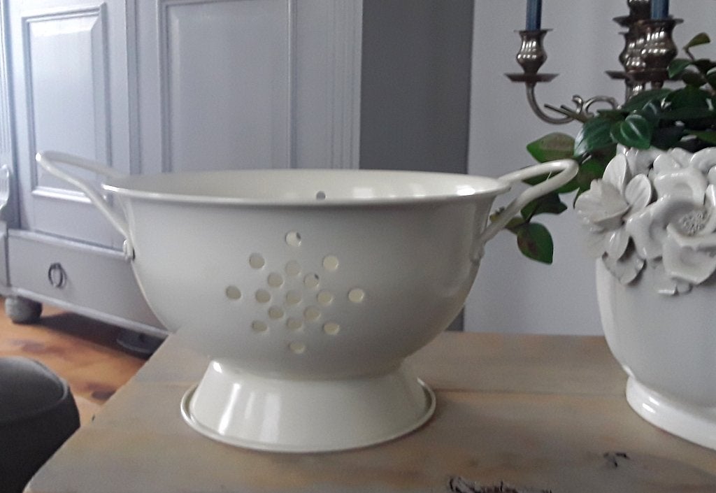 Metalen vergiet - schaal voor in de keuken - voor b.v. frui, Beige, Overige typen, Ophalen of Verzenden, Zo goed als nieuw