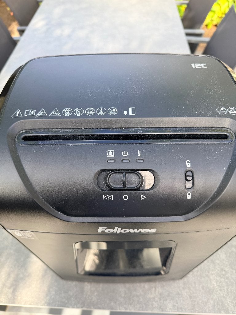 Fellowes 12C papierversnipperaar, Ophalen, Gebruikt