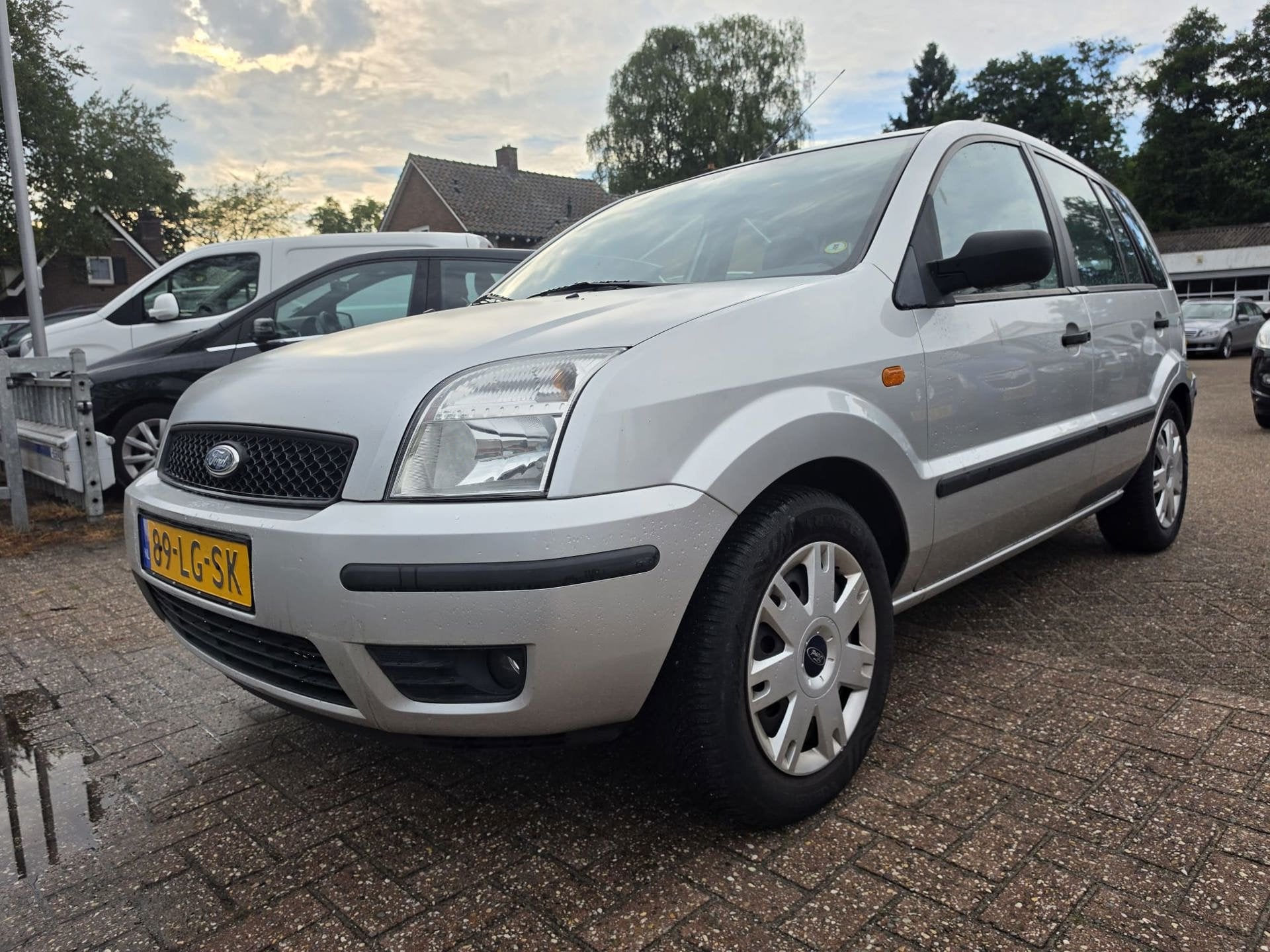 Ford Fusion 1.6-16V Trend, Voorwielaandrijving, 1596 cc, Gebruikt, Zwart
