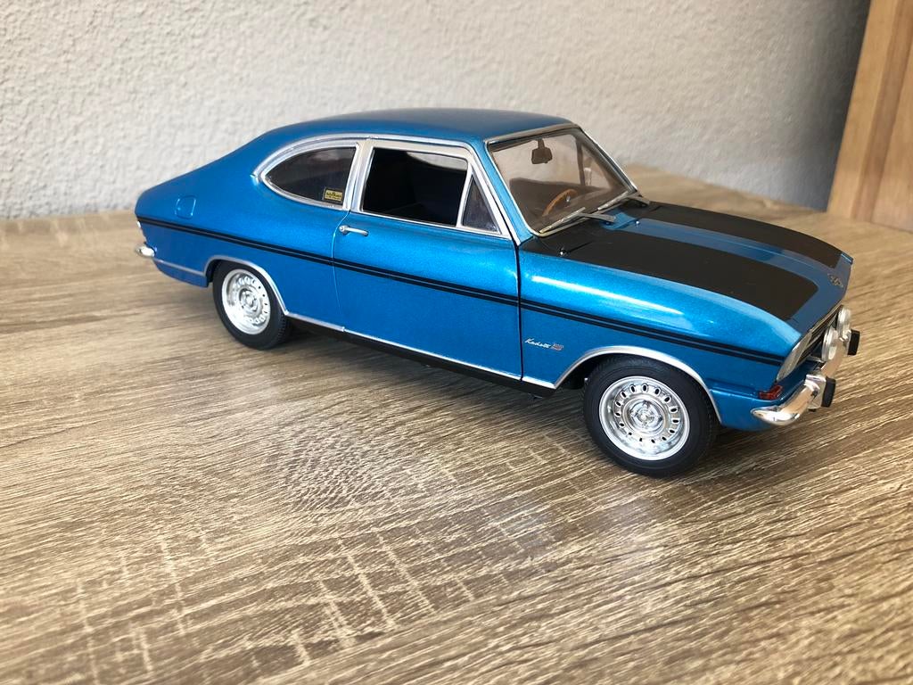 Revell 1/18 Opel kadett olympia ralley zeer mooi, Ophalen, Zo goed als nieuw, Auto, Revell