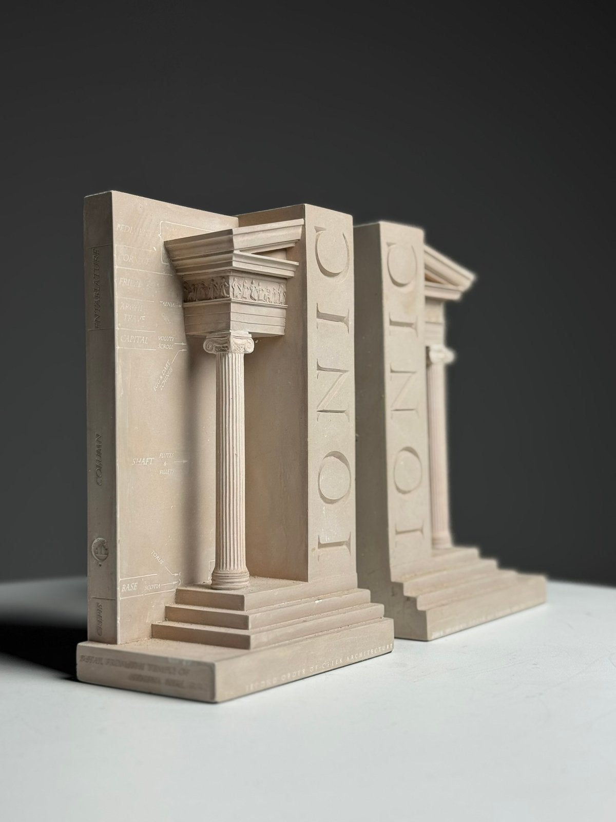Ionic boekensteunen klassiek, Ophalen of Verzenden