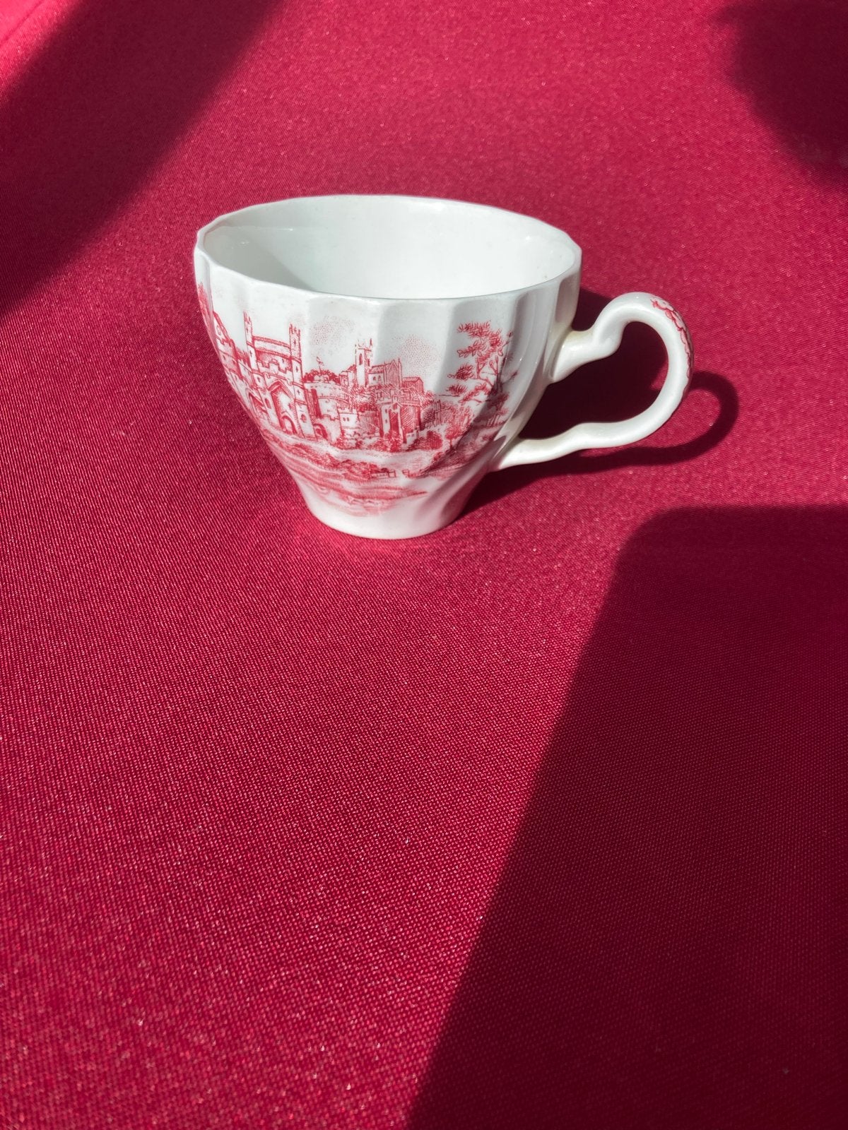 Antiek Engels kopje met rood decor, Ophalen of Verzenden