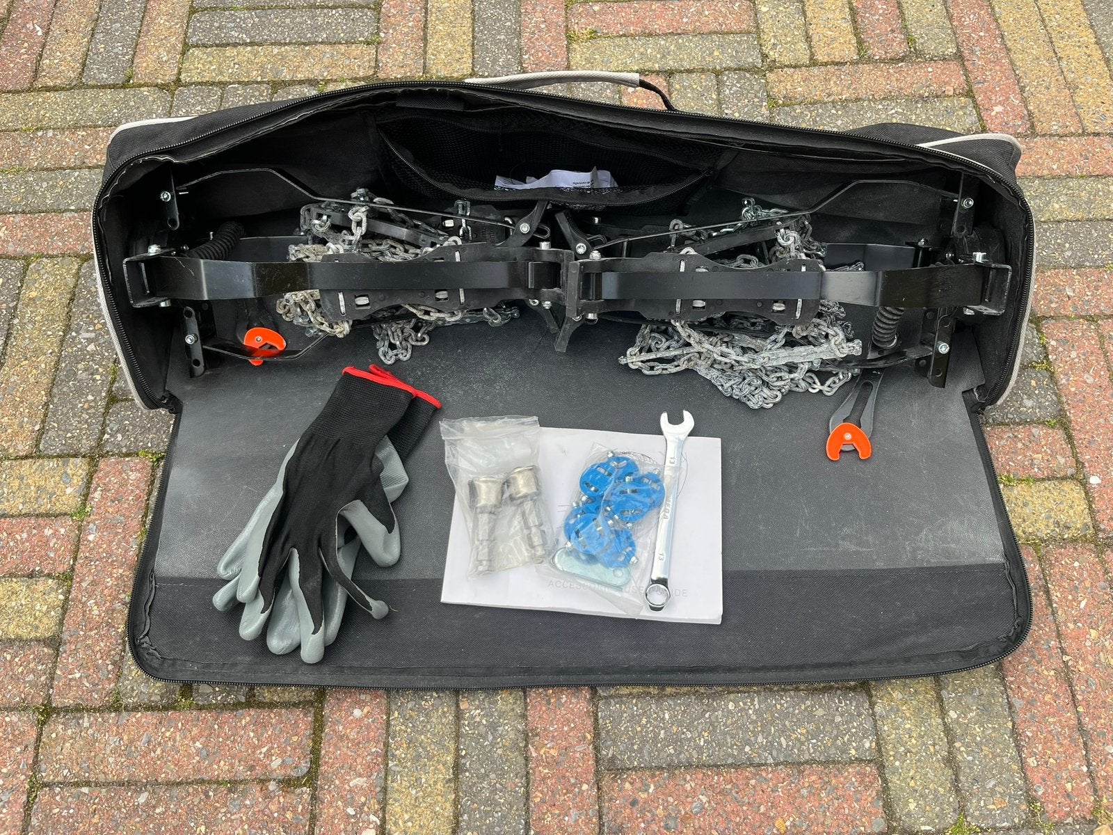 Volvo centrax V8935 xc40 sneeuwkettingen, Auto diversen, Ophalen of Verzenden, Gebruikt