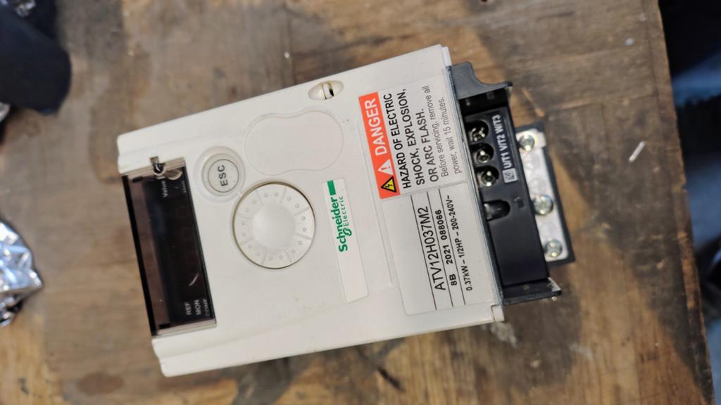Schneider Altivar ATV12H037M2 Frequentieregelaar 0.37kW, Ophalen of Verzenden