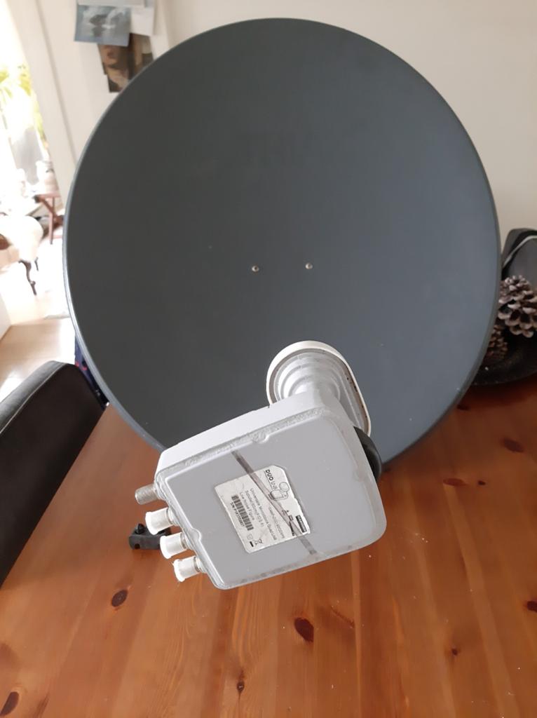 Triax schotel 60 cm plus toebehoren, Ophalen, Gebruikt, Overige merken
