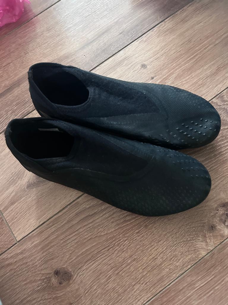 Zwarte adidas maat 38 voetbalschoenen kicksen jongen, Sportschoenen, Ophalen of Verzenden, Zo goed als nieuw, Jongen
