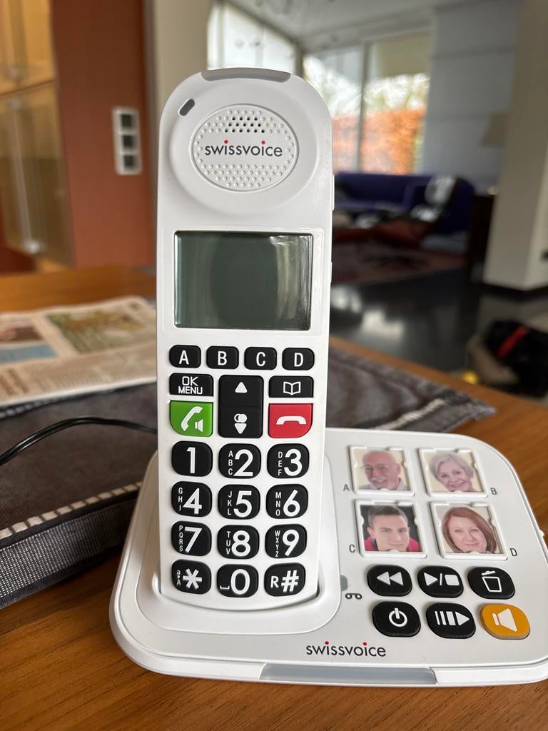 Swissvoice Xtra 2155 Telefoon voor ouderen met fototoetsen, Telecommunicatie, Vaste telefoons | Handsets en Draadloos, Zo goed als nieuw